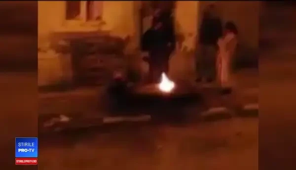 Un bărbat a pârlit porcul pe un trotuar din centrul orașului Galați. Ce amendă a primit