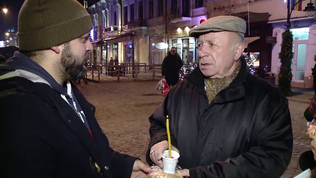 Lumânări şi colivă, pomană de ”sufletul justiţiei” în Iași. ”Justiţia şi democraţia au murit”