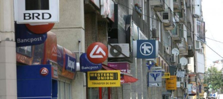Programul băncilor de sărbători. Punctele de lucru din unele centre comerciale vor rămâne deschise