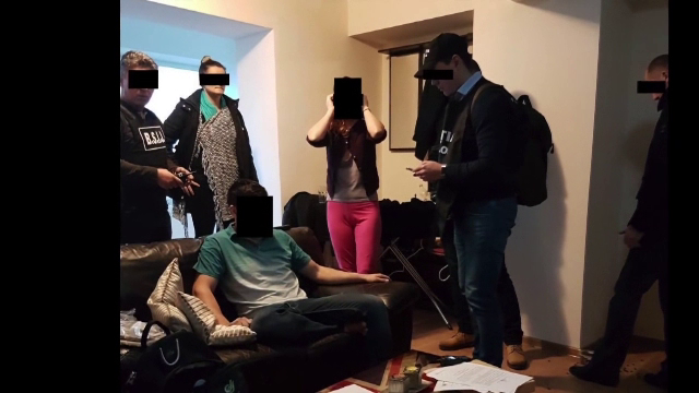 Cinci hackeri români, prinși de Europol. Cum își atacau victimele