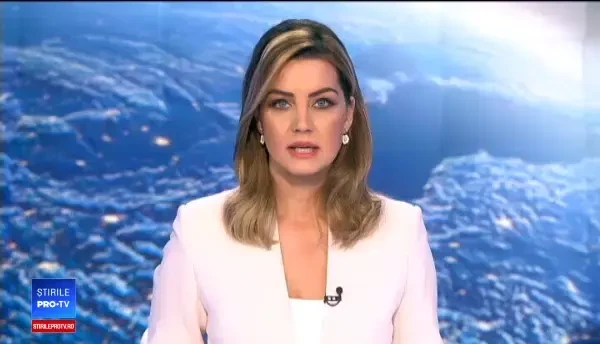 O mașină fără număr de înmatriculare a fost incendiată în Slatina