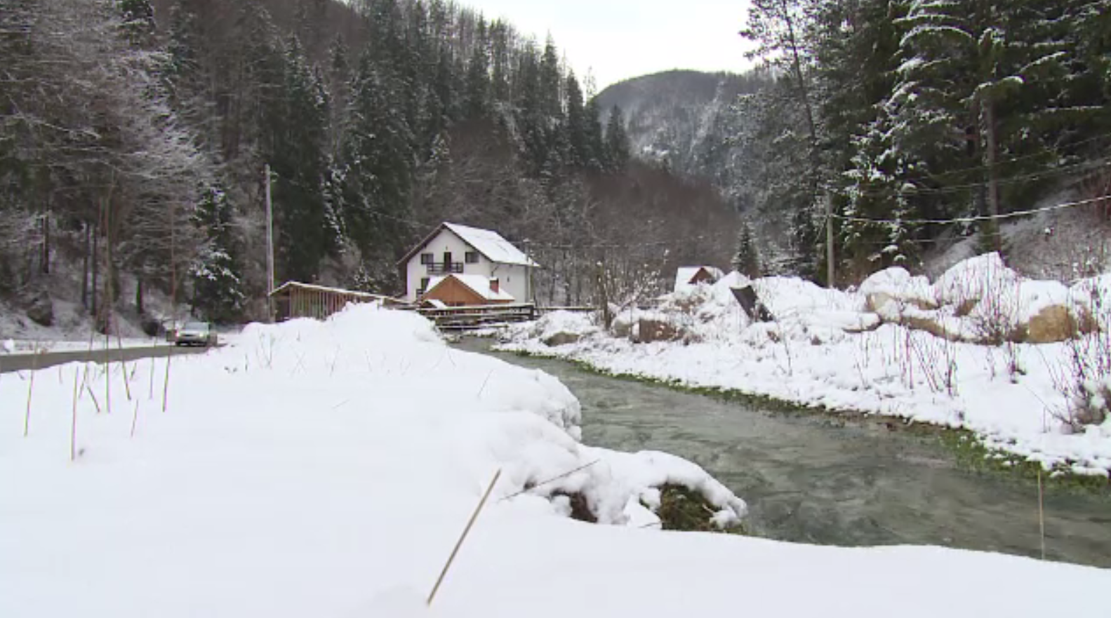 Crăciun de poveste în comuna Dâmbovicioara. Pensiunile sunt rezervate și pe anul următor