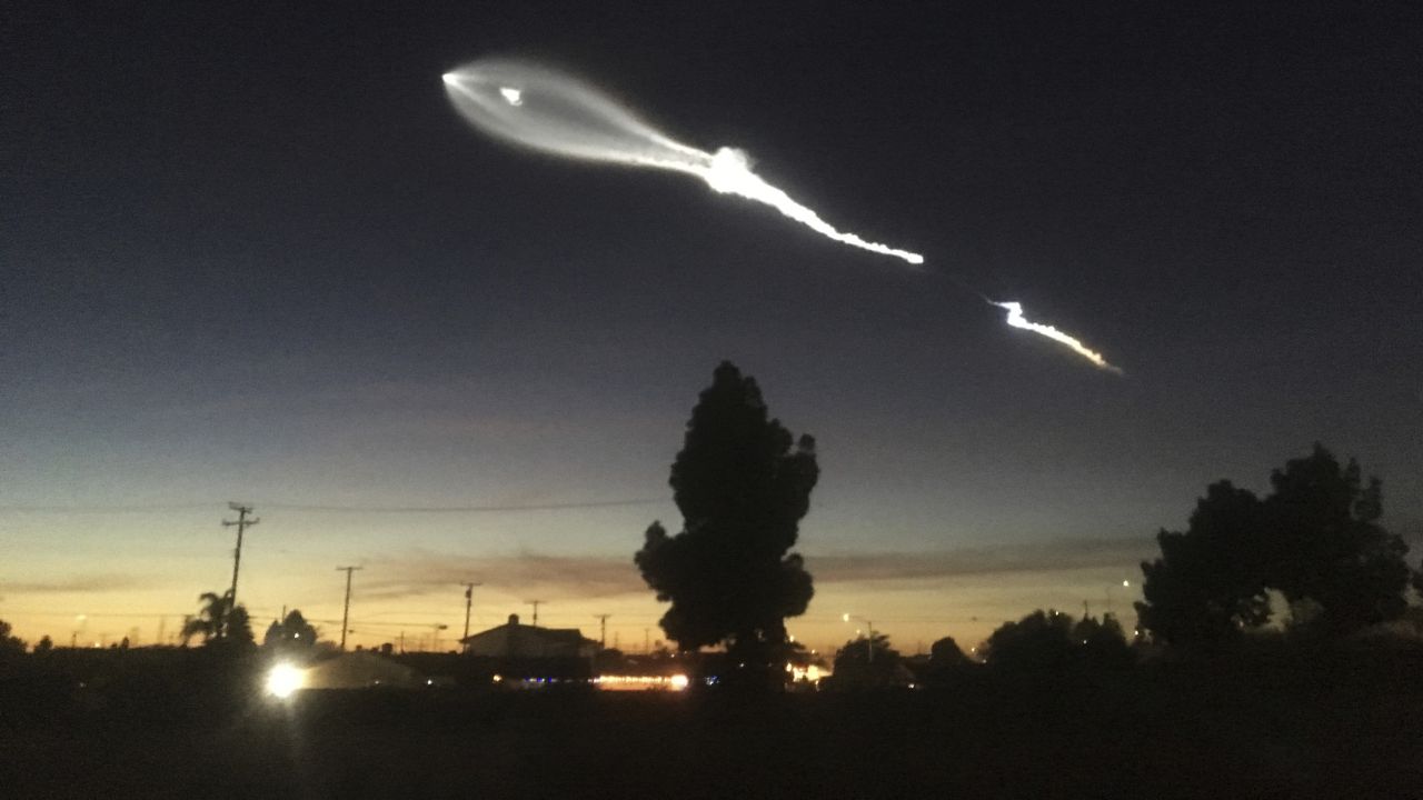 NASA a publicat imagini spectaculoase ale unei rachete SpaceX care s-a prăbușit și a lăsat un crater pe Lună
