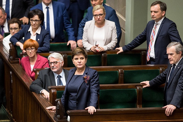 Deputații din Polonia și-au scăzut singuri salariile, din cauza unui scandal