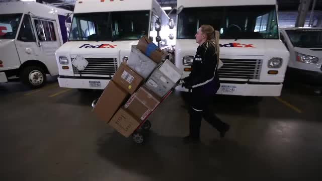 Ce capcană au inventat americanii pentru hoții de colete de Crăciun