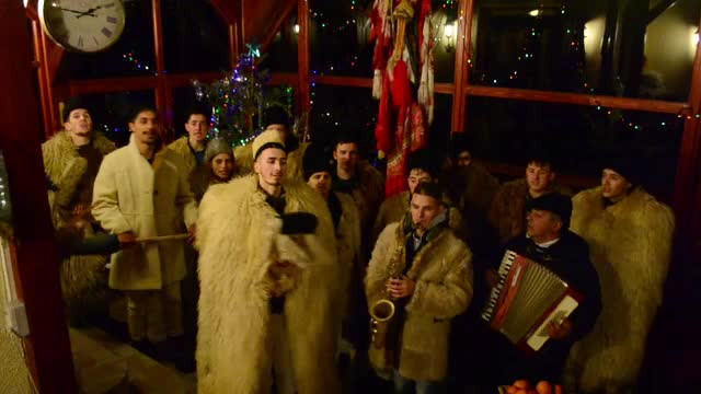 Este vremea colindelor. Obiceiuri vechi de sute de ani prin satele românești