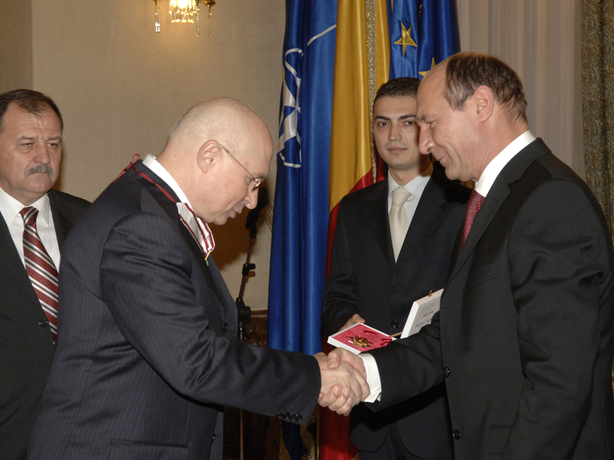 Traian Basescu, Mihai Lucan