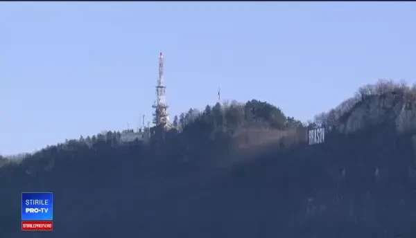 Fenomen meteo rar, apărut deasupra Brașovului. Turiștii s-au bucurat din plin de spectacolul naturii