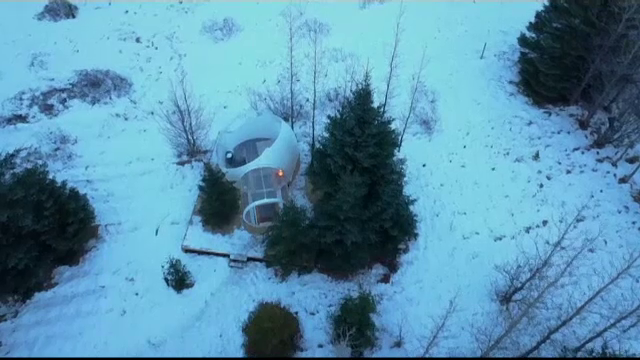 "Hotelul" transparent din care se poate vedea aurora boreală, în Islanda