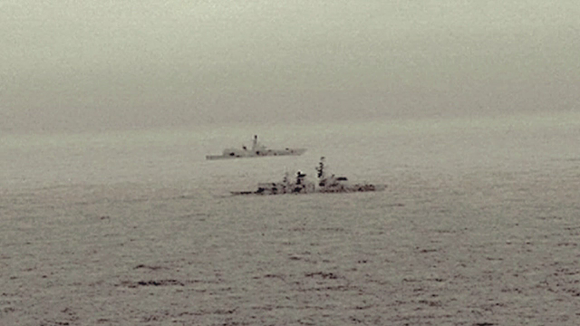 Activitatea navală rusă s-a intensificat. O navă britanică a escortat un vas de război rusesc