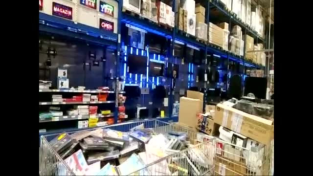 Anchetă la Craiova în cazul bărbatului care a murit la cumpărături, în hipermarket