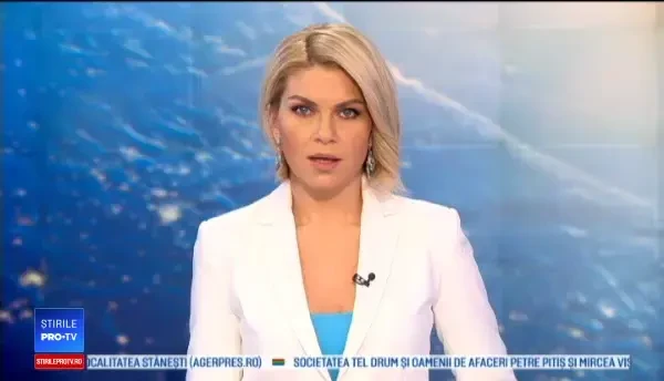 Defilare de colindători în Bacău. Am venit cu cerbul de la Sticlărie şi ursul de la Băgheni