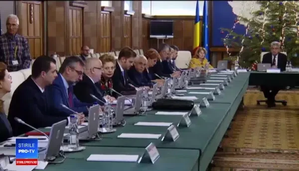 Ministrul Transporturilor propune o șosea în zig-zag spre mare. Tudose l-a ironizat