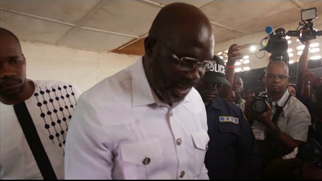 Fostul mare fotbalist african, George Weah, a ajuns președintele Liberiei