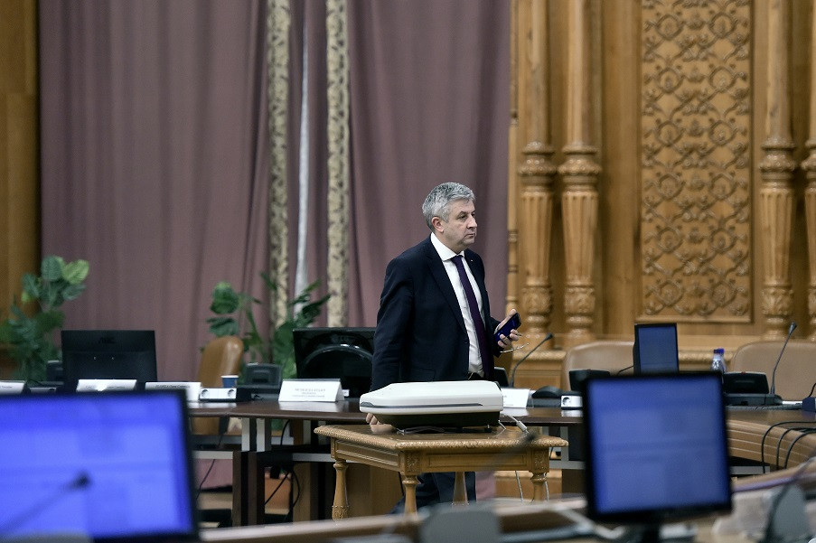Patru ambasade îi transmit lui Florin Iordache că au propriile servicii de traducere
