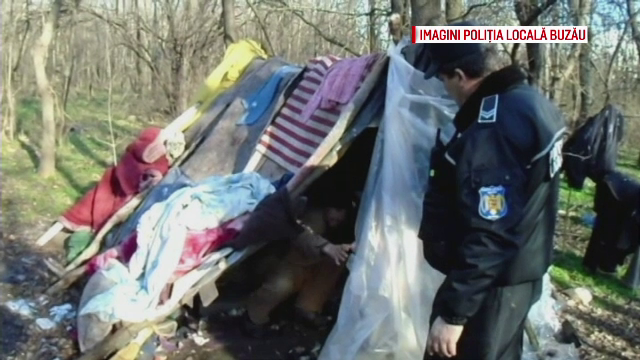Poliţiştii din Buzău au descoperit două persoane care locuiau într-un cort în pădure. Cum au supravieţuit
