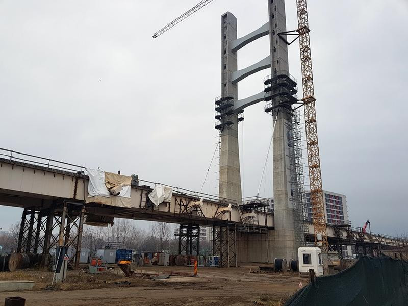 Explozie pe platforma siderurgică de la Galaţi. Trei muncitori au suferit atacuri de panică