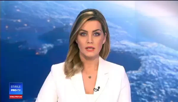 Cinci persoane la spital, după ce maşina în care se aflau s-a izbit violent de un camion