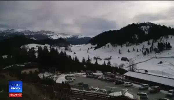 Stațiunile montane, pline de turiștii. Prețuri între 3.000 și 10.000 de lei pentru Revelion