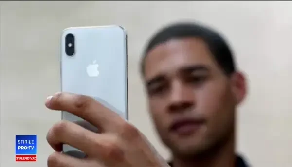 Scandalul telefoanelor ”încetinite” de Apple. Gigantul riscă pagubă de 999 miliarde de dolari