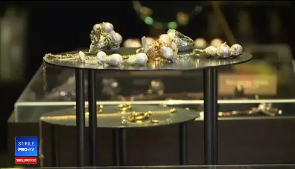 CAMERA ASCUNSĂ. Bijuteriile primite cadou, greu de returnat. Motivele găsite de magazine