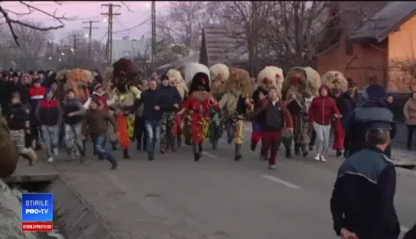 Tradiționala bătaie de la Ruginoasa, oprită de sute de jandarmi. Sătenii au fost dezamăgiți crunt