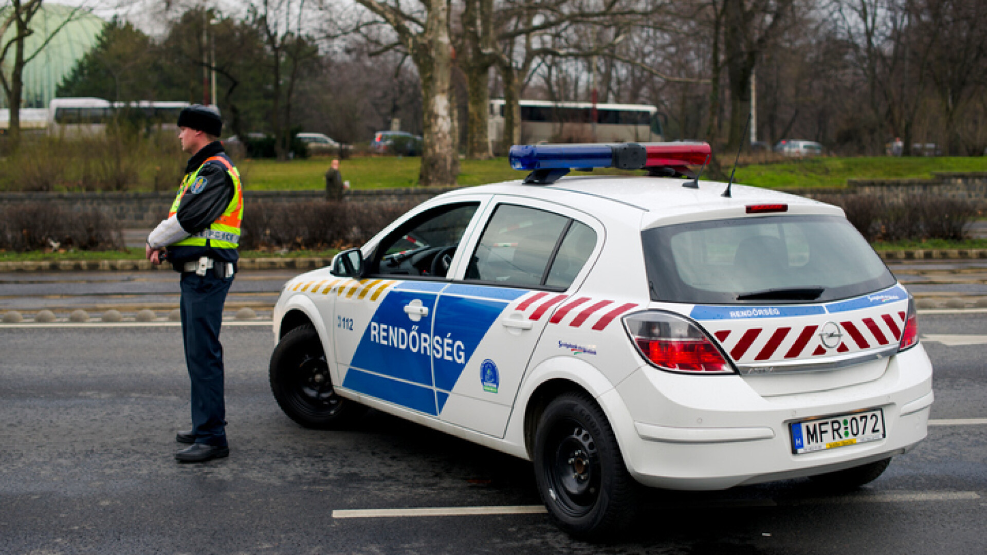 Un autocar cu români s-a răsturnat în Ungaria. Şoferul ar fi adormit la volan
