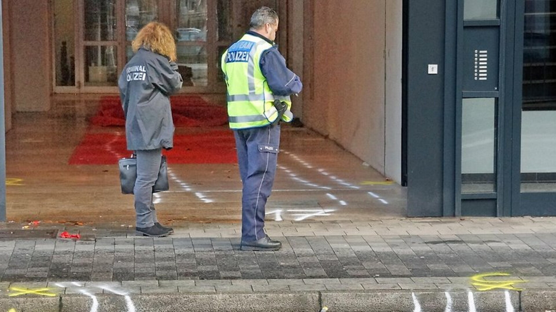 Un bărbat a intrat cu maşina în mulţimea de la un club din Germania, în noaptea de Revelion