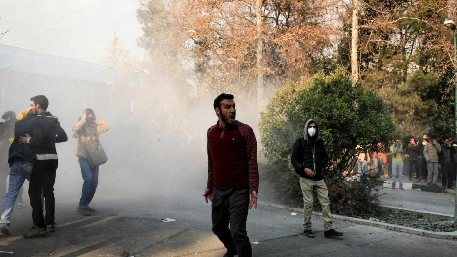 Proteste violente în Iran. Trump: ”Poporul vrea hrană și libertate. E timpul pentru o schimbare”