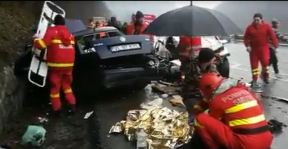 Accident cu 6 răniţi, dintre care unul în comă, pe Valea Oltului