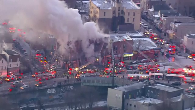 Nou incendiu la New York: 16 oameni au fost răniți, între care 4 grav