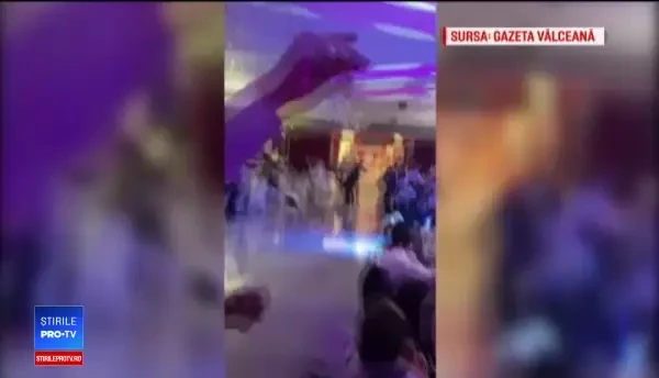 Manelele i-au dezbinat pe participanții de la un Revelion din Vâlcea. Bătaie cu scaune