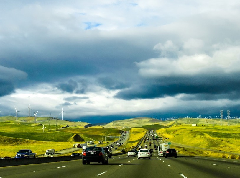 După Germania, încă o țară UE limitează viteza pe autostrăzi. De ce a luat această decizie