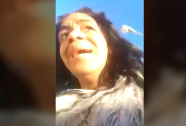 Femeie împușcată în timp ce transmitea live pe Facebook. Altercația a avut loc în plină stradă