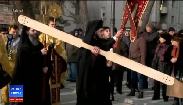 Pregătiri pentru Bobotează, la Constanța. 150.000 de sticle cu apă sfințită pregătite