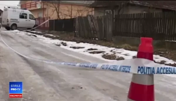 Fetiţa de un an şi două luni, omorâtă în bătaie de unchiul său. Tatăl plecase cu Pluguşorul