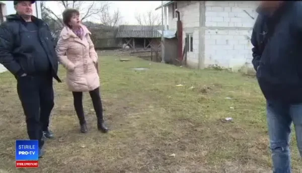 Un bărbat a intervenit în conflictul dintre fiul său și un alt adolescent