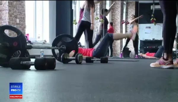 După mese îmbelșugate, românii au dat năvală în sălile de sport. Prețul unui abonament