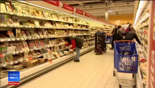 Comercianții aruncă anual 2 milioane de tone de alimente. Puțini scad preţul înainte ca marfa să expire