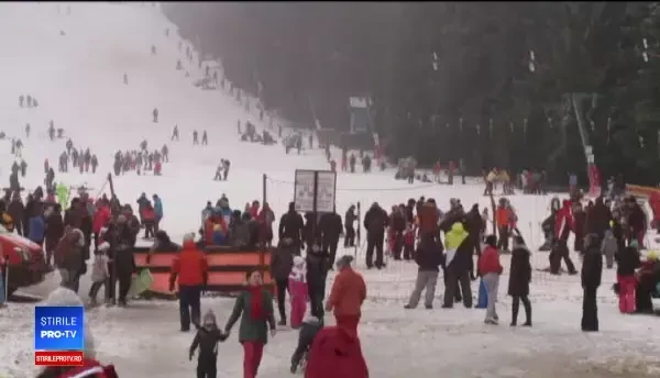 Românii și-au luat liber de la serviciu, ca să își prelungească vacanța de Revelion