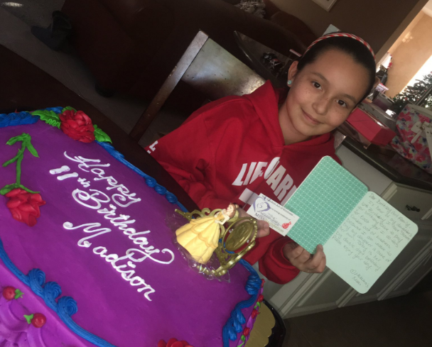 O mamă face cadou un tort, anual, pentru a-i aduce un omagiu fiicei sale decedate