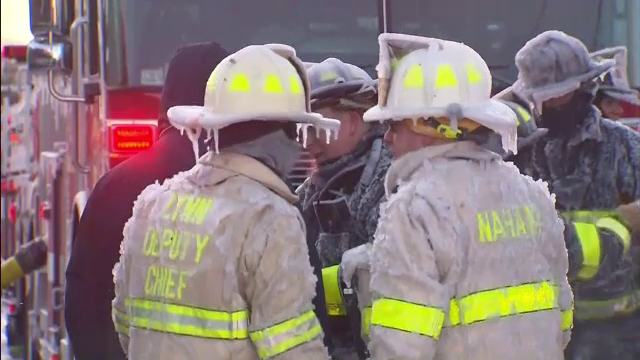 Iarnă nemiloasă în SUA. "Dacă nu aveţi un motiv întemeiat să ieşiţi din case, nu ieşiţi!"