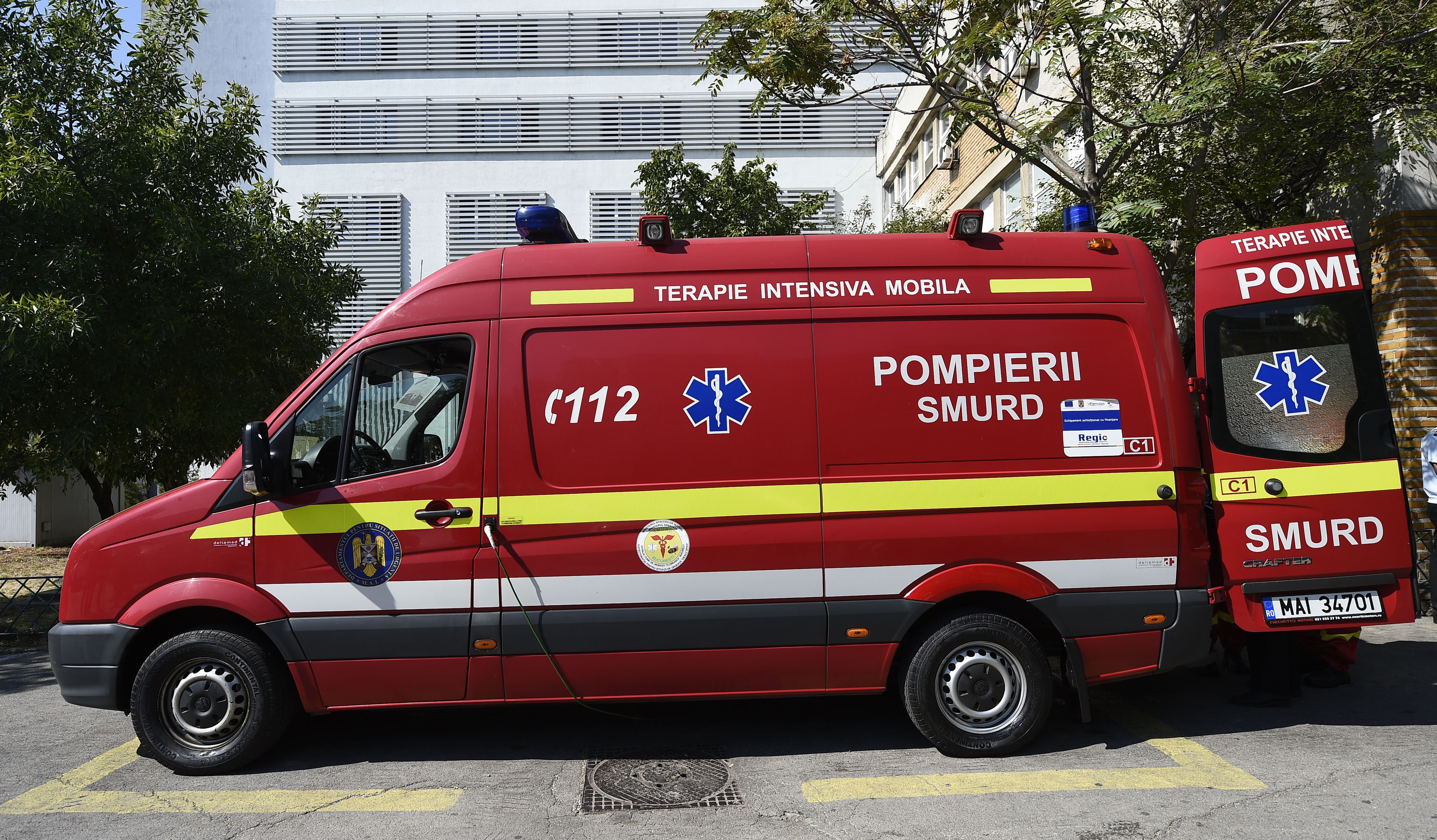 O femeie din Constanţa a născut în latrina din curte. Copilul, salvat de SMURD din hazna