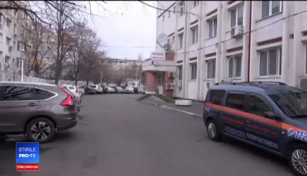 Fetiţă de 7 ani, fără splină, după ce tatăl ei a bătut-o cu coada de la un topor, de Revelion