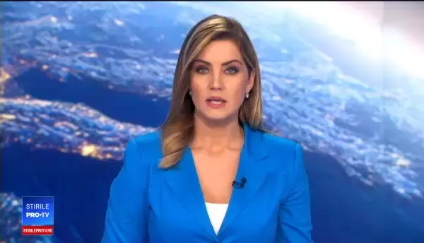 O mamă și bebelușul de 4 luni, la spital, după ce mașina în care erau s-a izbit de o ambulanță