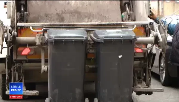 Românii aruncă tone de mâncare după sărbători. Metodele prin care alimentele pot fi refolosite