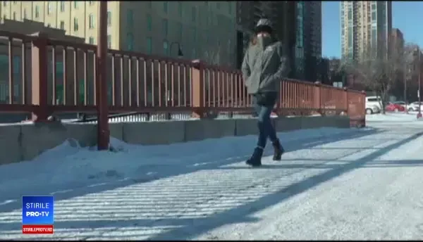 Iarnă nemiloasă în SUA. Dacă nu aveţi un motiv întemeiat să ieşiţi din case, nu ieşiţi!