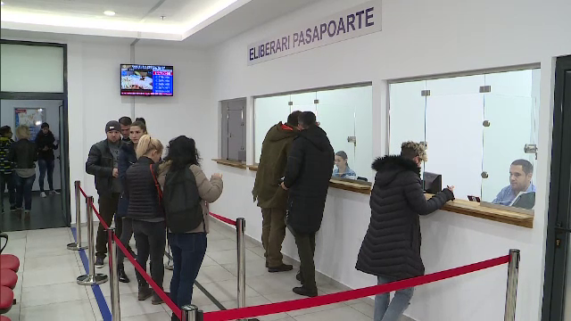 Valabilitatea paşapoartelor simple electronice creşte la 10 ani