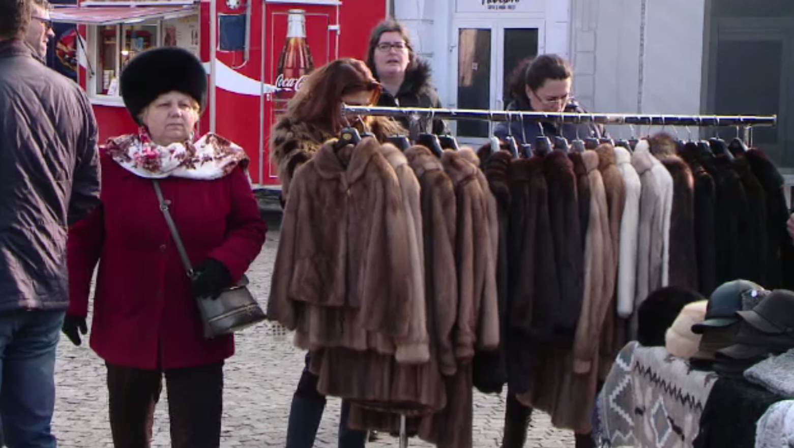 Târgurile de Crăciun își închid porțile, iar comercianții fac bilanțul. Blănurile, la mare căutare