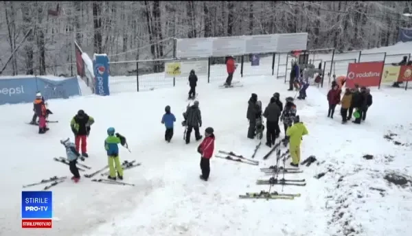 Crăciunul pe rit vechi. Turiști străini veniți pe Valea Prahovei, după ce au văzut poze pe Facebook